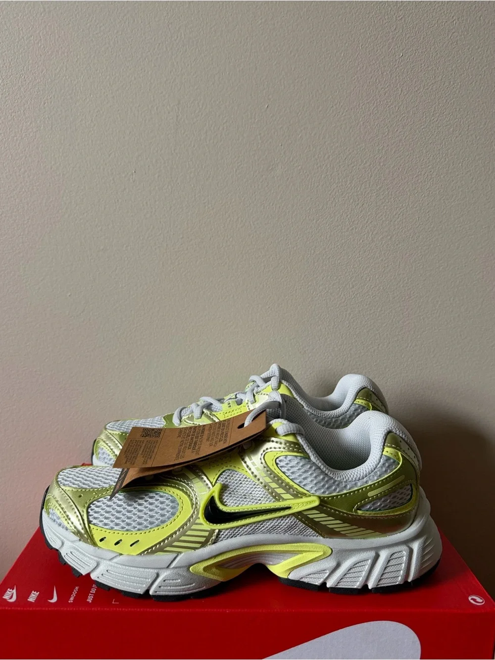 Nike V5 Runner Pure Platinum HQ7901-006 Women’s Size 6